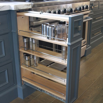 Manhattan Beach Three- Top Pinned Kitchen