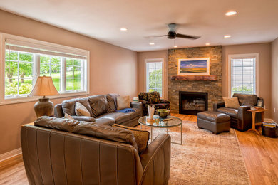 Inspiration for a modern home design remodel in Cedar Rapids