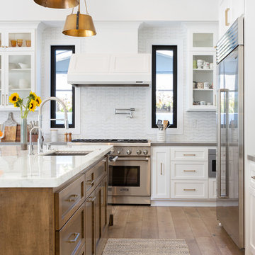 Houzz TV: A 1960s Teardown Turns Bright and Airy Modern Farmhouse