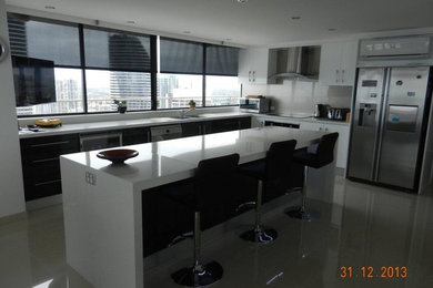 Photo of a contemporary kitchen in Brisbane.