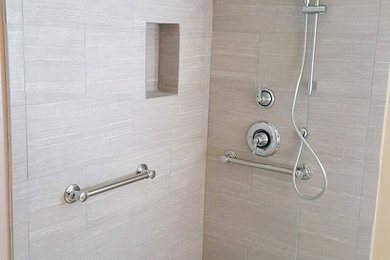 Bathroom - bathroom idea in Los Angeles