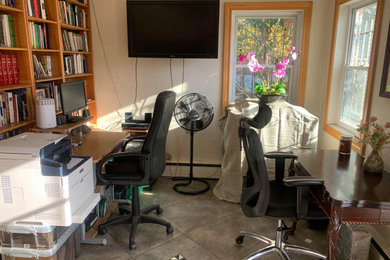 Home office - home office idea in New York