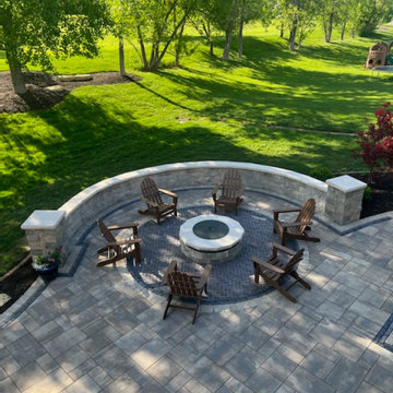 Outdoor Living Space w/ Putting Green