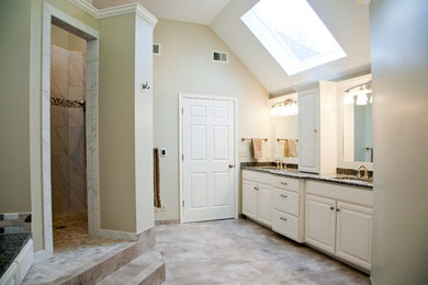 Elegant bathroom photo in Kansas City