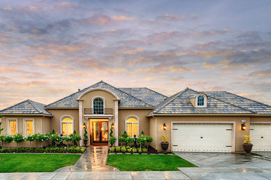 Large transitional beige exterior home photo in San Francisco
