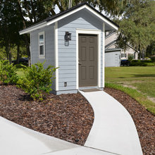 detached garage/shed