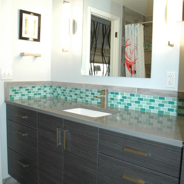 2nd Bathroom Green Glass Mosaic Accent Tile