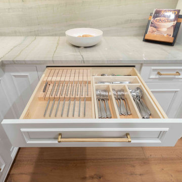 Base Drawer with Cutlery and Silverware Organizer