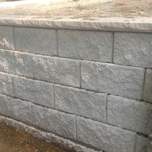 RAMIRO Front Retaining Wall/Garden
