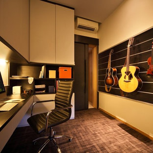 シンガポールのコンテンポラリースタイルのおしゃれなホームオフィス・仕事部屋の写真