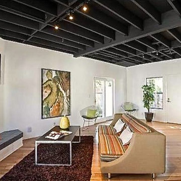 Avant Garde Mar Vista Home Staged by THE CLOSING STAGE