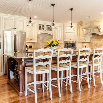 Mount Pleasant, Iowa - Traditional White Kitchen