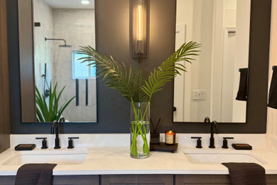 Minimalist bathroom photo in Miami