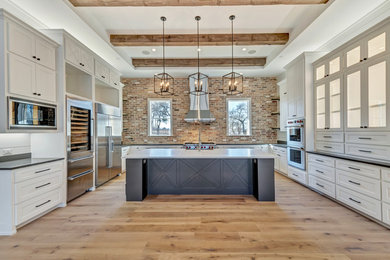 Inspiration for a country kitchen in Dallas.