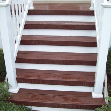TREX TRANSCENDS FIRE PIT COLOR with white rail
