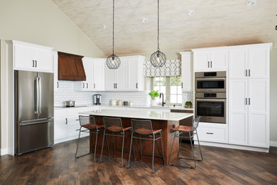 Transitional kitchen photo in Minneapolis