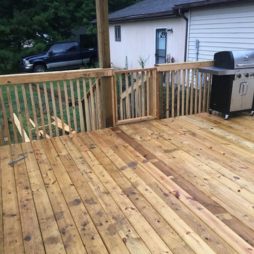 Small deck and decorative pergola; customer request for lattice.