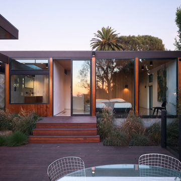 Malibu Glass Box House by Klopf Architecture