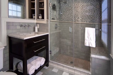 Example of a bathroom design in Austin