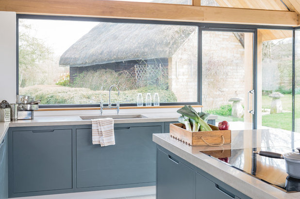 Contemporary Kitchen by Sustainable Kitchens