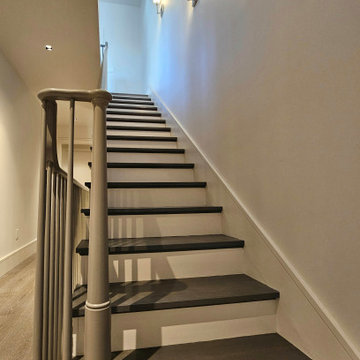 Project #112 | Traditional Staircase with Continuous Rail System
