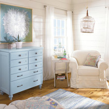 2nd/upstairs bedroom