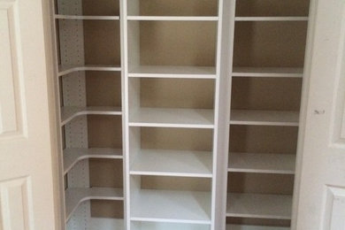 Example of a classic kitchen pantry design in Philadelphia