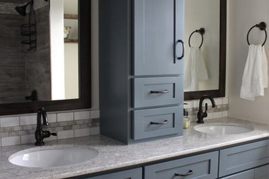 Alcove bathtub - small cottage beige tile and porcelain tile porcelain tile alcove bathtub idea in Philadelphia with shaker cabinets, gray cabinets, a two-piece toilet, beige walls, an undermount sink and quartz countertops