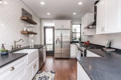 Example of a kitchen design in Baltimore