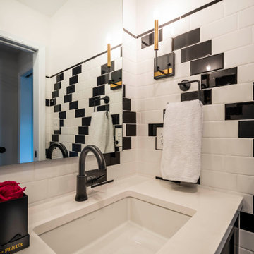 Fun Zig Zag Black and White Powder Bath