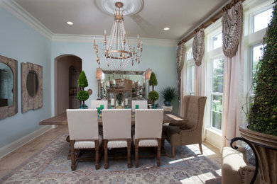 Dining room - traditional dining room idea in New Orleans