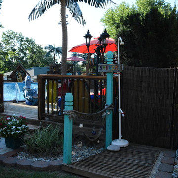 Outdoor Shower - Tropical Backyard