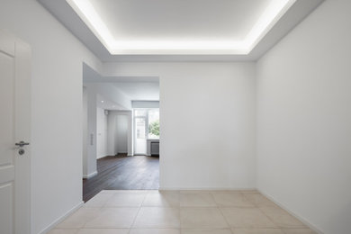 Mittelgroßes Klassisches Foyer mit Keramikboden in Düsseldorf
