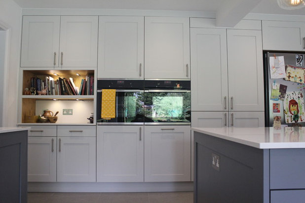 Contemporary Kitchen by Studio 3 kitchens