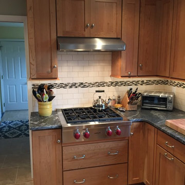 Natural Cherry with "Silver Waves" Leather Granite