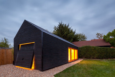 Inspiration for a small contemporary home in Hampshire.