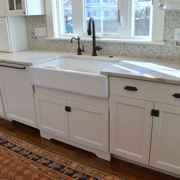 Wellborn Forest Hamilton door style in Arctic White and Oyster