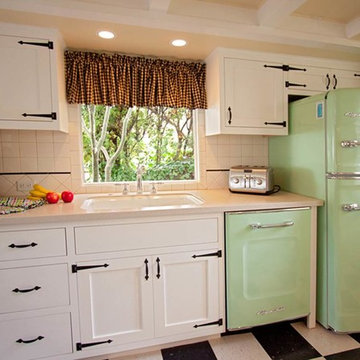 Big Chill Studio Size Refrigerator