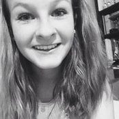 Abby Knoy's photo