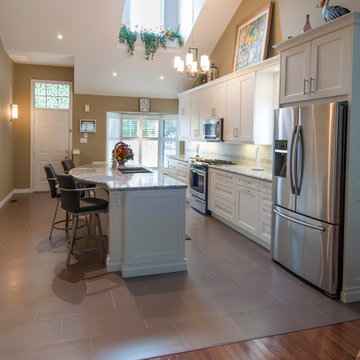 Bellview Transitional Kitchen