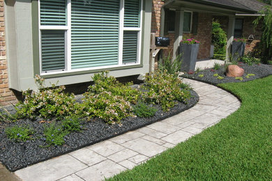 This is an example of a transitional garden in Houston.