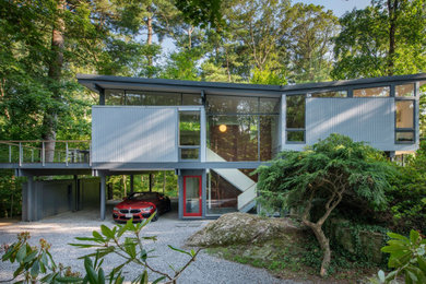 Mid-century modern exterior home idea in Boston