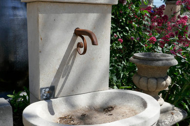 FO27 - Petite fontaine de jardin en pierre naturelle non gélive par Atelier Alai