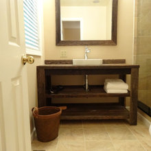 Linds' bathroom
