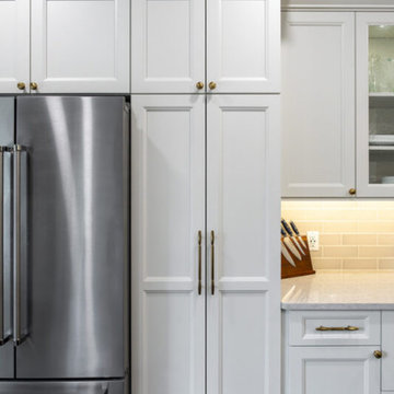 Shorewood Splendor: A Kitchen Crafted for Entertainment