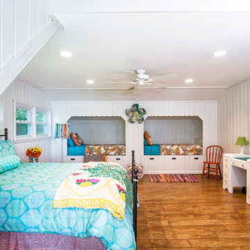 Contemporary Farmhouse Style Lake House