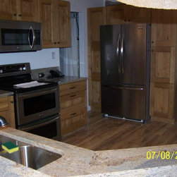 Rustic Knotty Oak - Kitchen Cabinetry