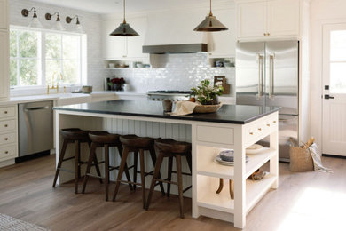 Inspiration for a timeless home design remodel in Los Angeles