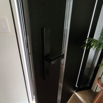 Cynex 6777 Black with fingerprint smart lock