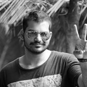 Divyanshu Devs foto